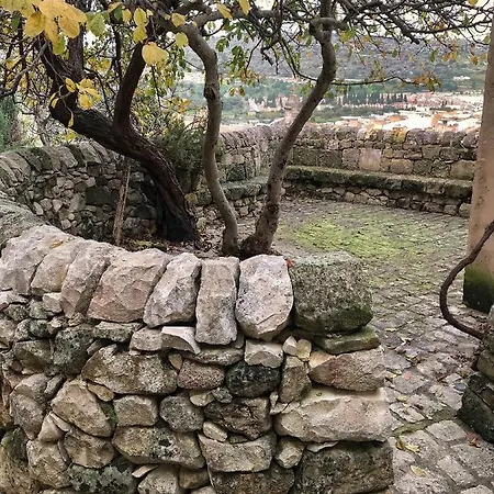 Il Corvo Di Pietra בית נופש *