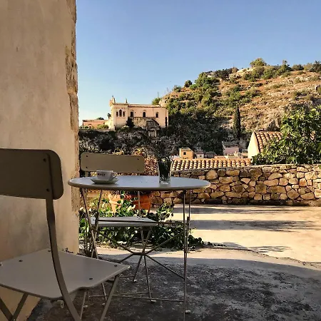 Il Corvo Di Pietra Scicli