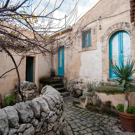 Il Corvo Di Pietra בית נופש