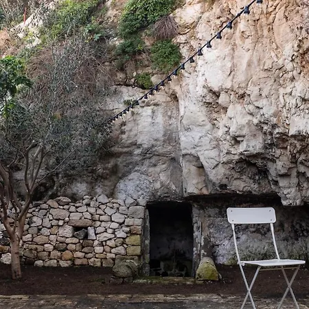 בית נופש Il Corvo Di Pietra