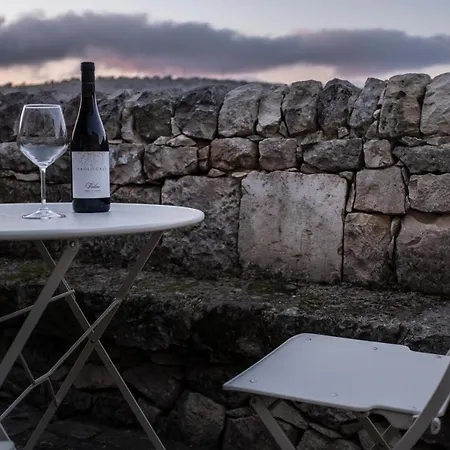Il Corvo Di Pietra בית נופש