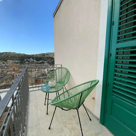 Il Corvo Di Pietra * Scicli